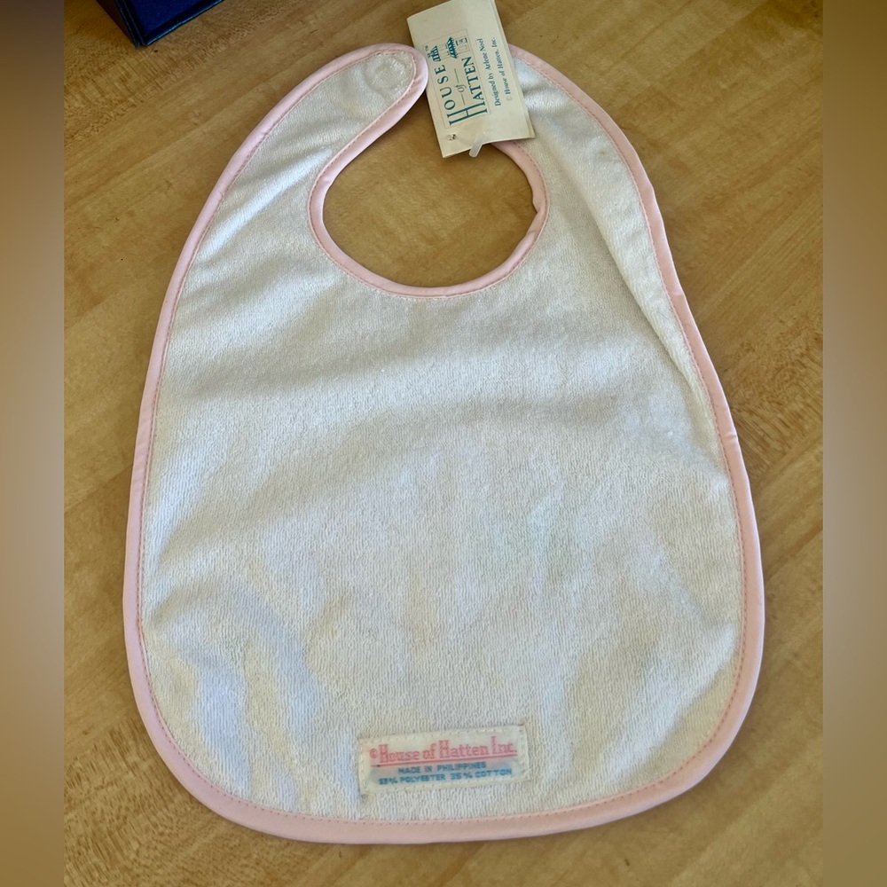 House of Hatten girl baby bib - Picture 6 of 6